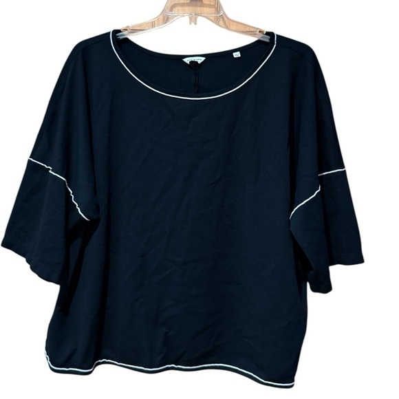 Max Studio Tops - Max Studio Black Top with White Accents
